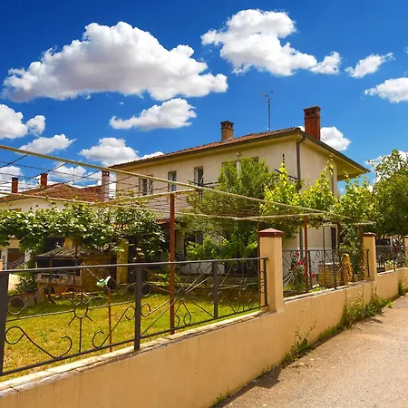 Davor 2330 Apartment *