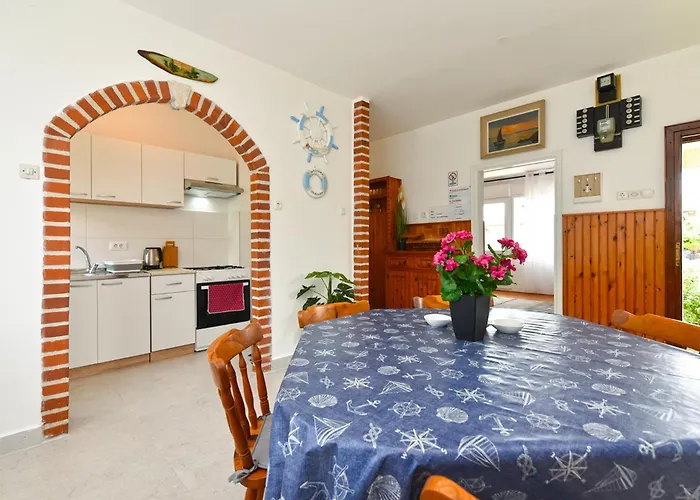 Apartment Davor 2330 Pula