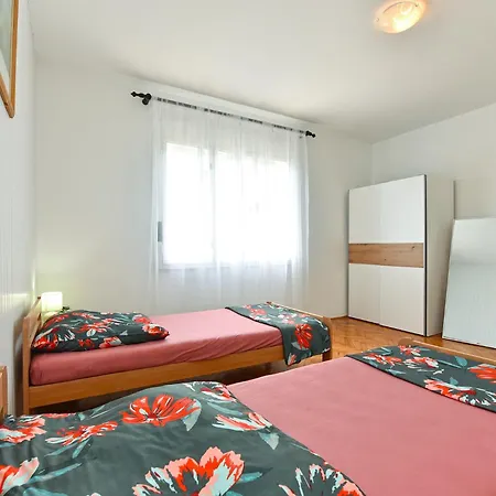 Davor 2330 Pula